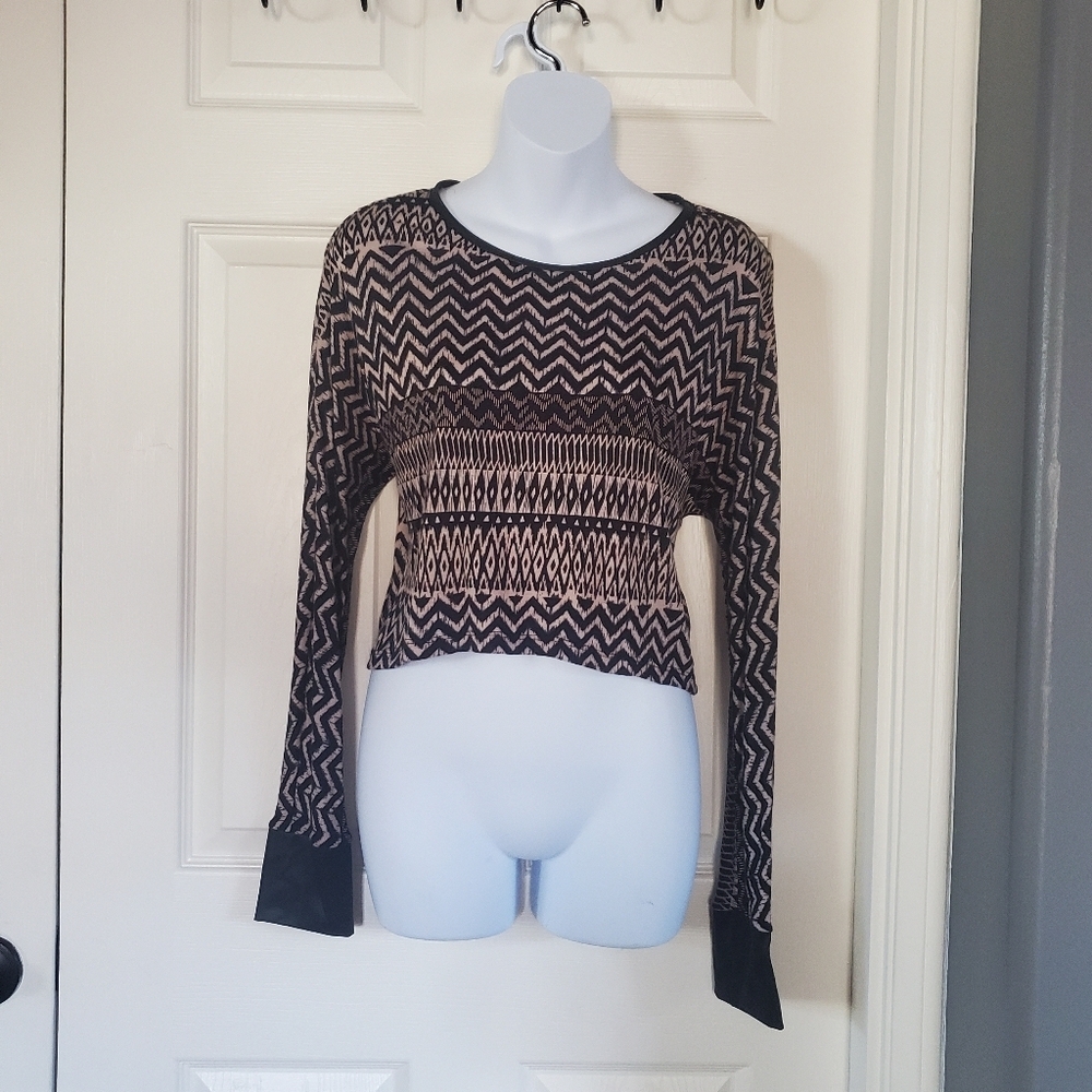 Mind Code Oversized Crop Top Faux Leather Trim Geometric Print Boxy Pullover Med